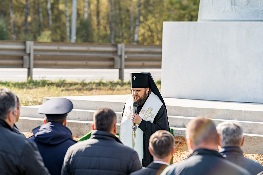 Освящение первого поклонного креста в Подольске